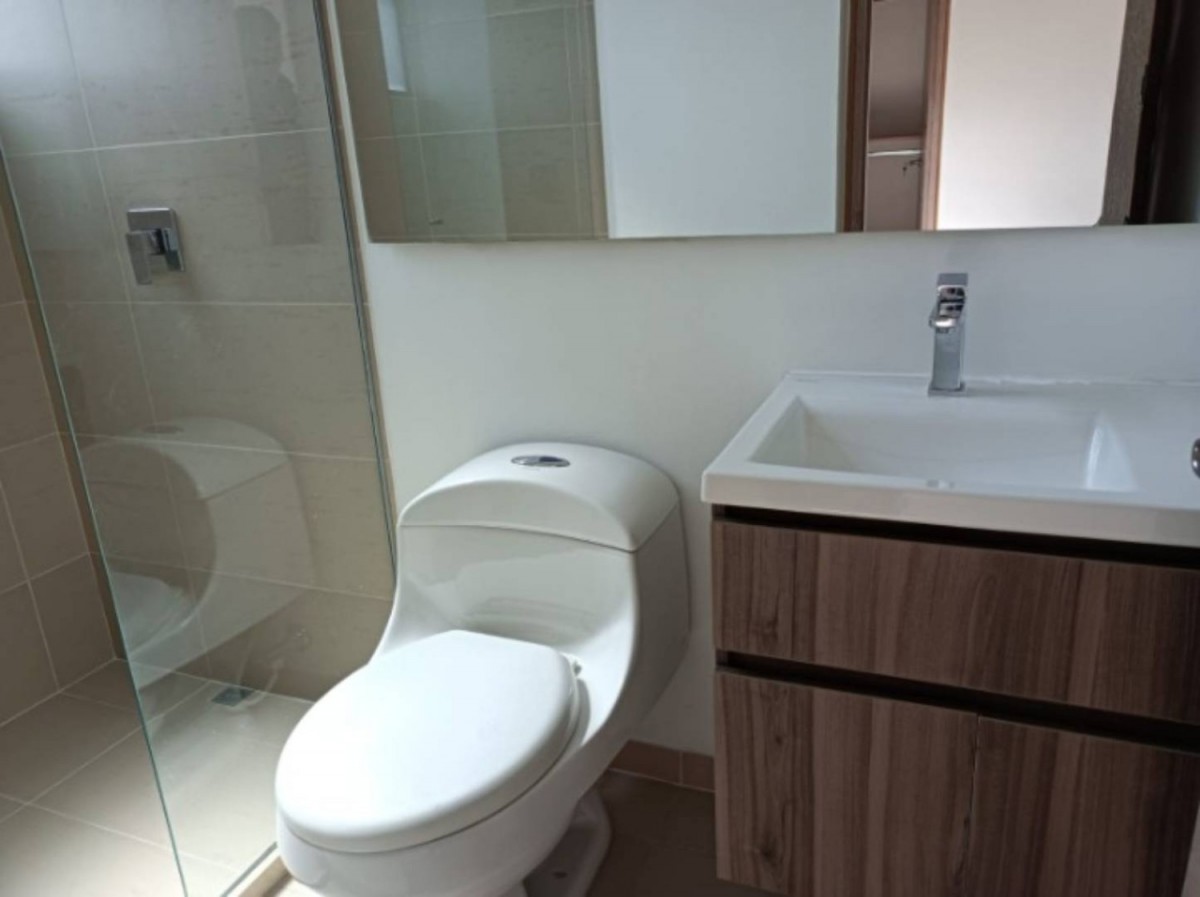 Apartamento en arriendo en Castropol, Medellín · foto 18 de 21