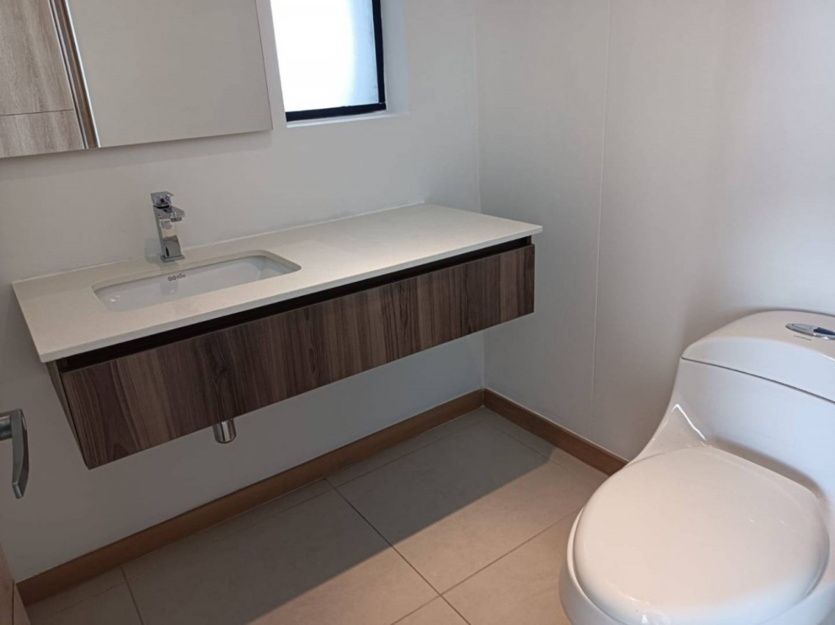 Apartamento en arriendo en Castropol, Medellín · foto 19 de 21