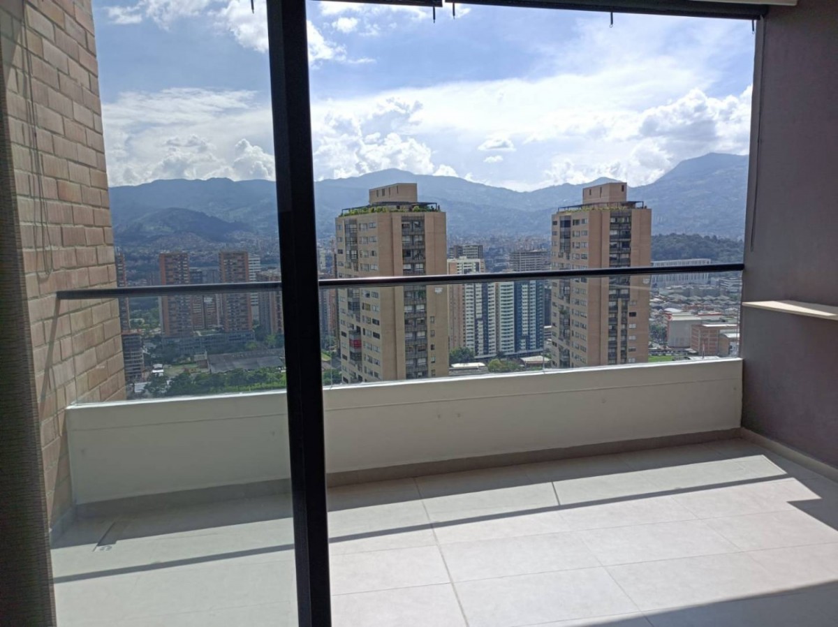 Apartamento en arriendo en Castropol, Medellín · foto 20 de 21