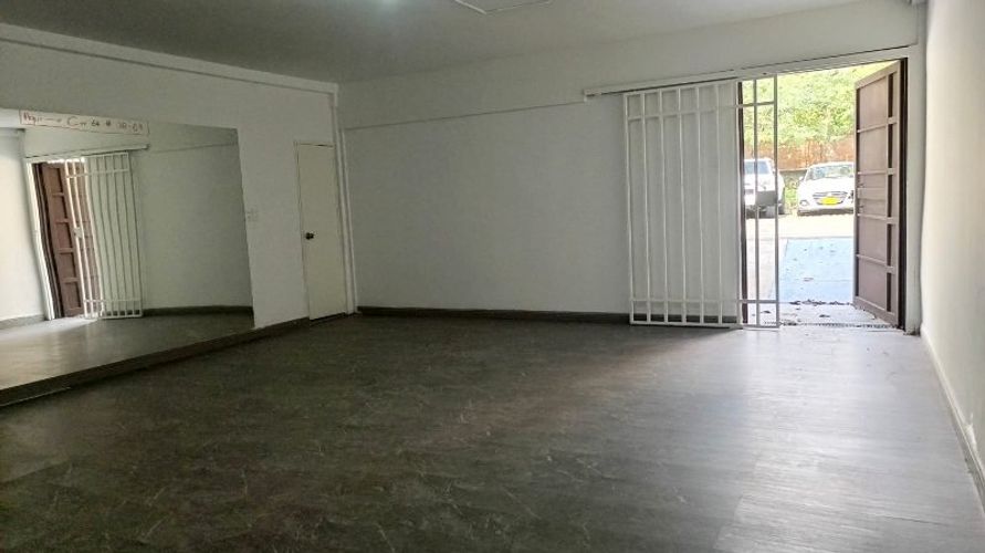 Casa de 7 alcobas en arriendo en Conquistadores, Medellín, 308 m² · foto 3 de 24