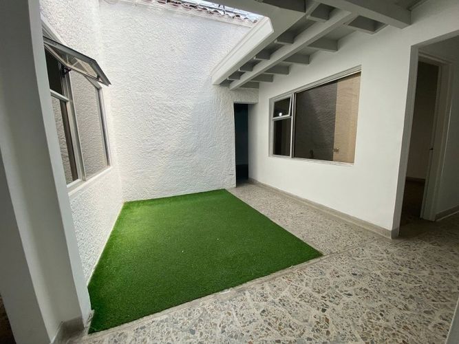 Casa de 7 alcobas en arriendo en Conquistadores, Medellín, 308 m² · foto 11 de 24