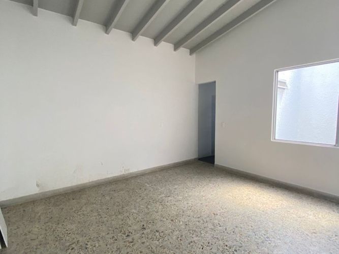 Casa de 7 alcobas en arriendo en Conquistadores, Medellín, 308 m² · foto 13 de 24