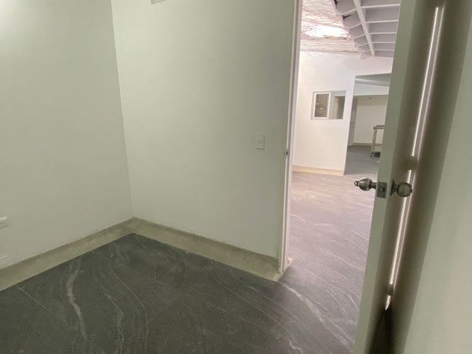 Casa de 7 alcobas en arriendo en Conquistadores, Medellín, 308 m² · foto 16 de 24