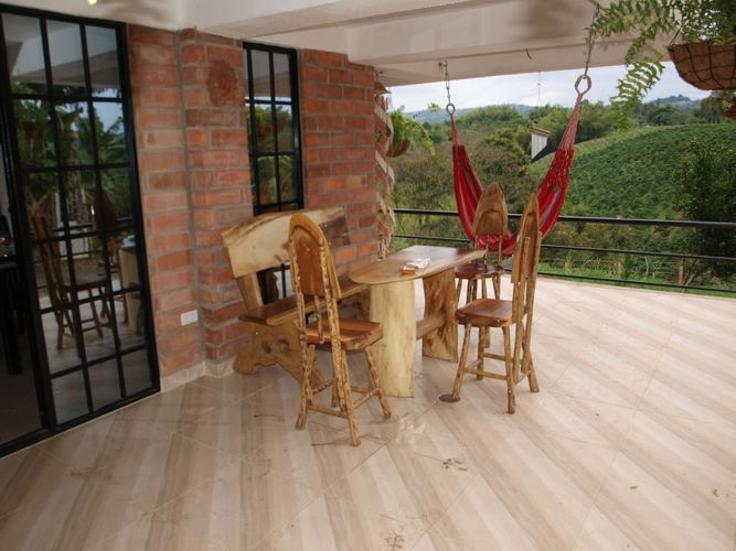 Finca en venta en Arabia, Pereira, 2400 m² · foto 2 de 13