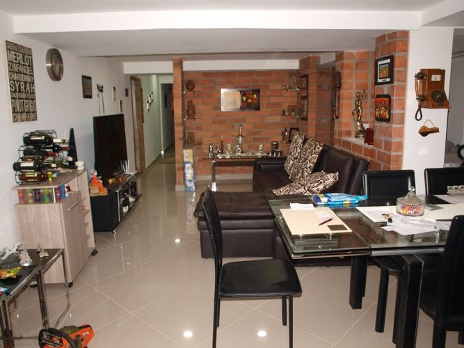 Finca en venta en Arabia, Pereira, 2400 m² · foto 4 de 13