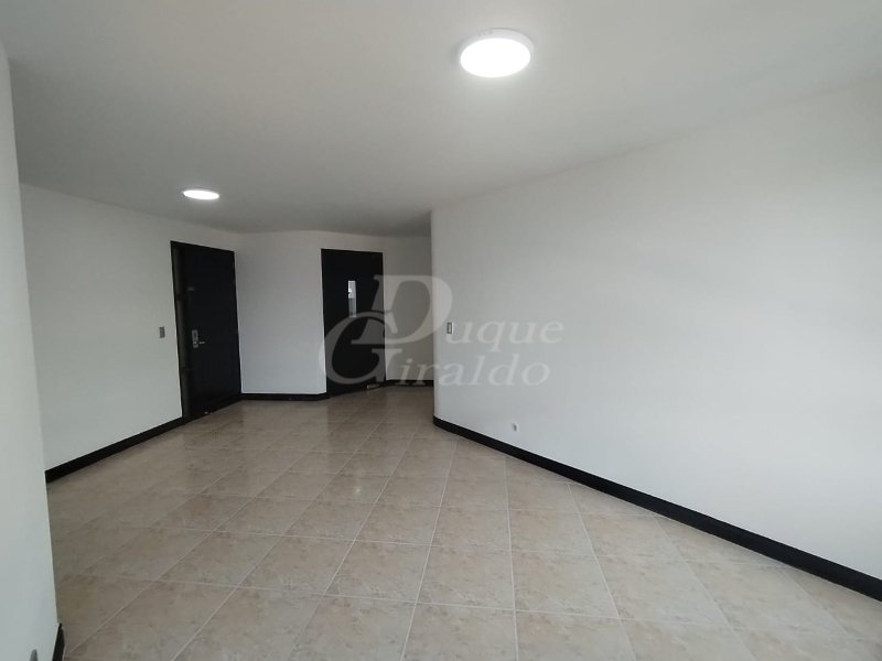 Apartamento en arriendo en Castropol, Medellín · foto 2 de 13