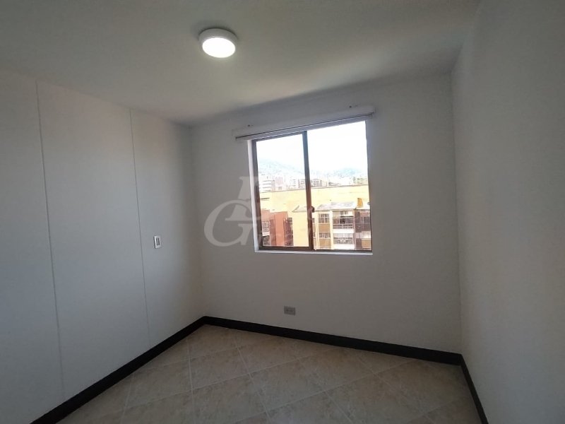 Apartamento en arriendo en Castropol, Medellín · foto 5 de 13