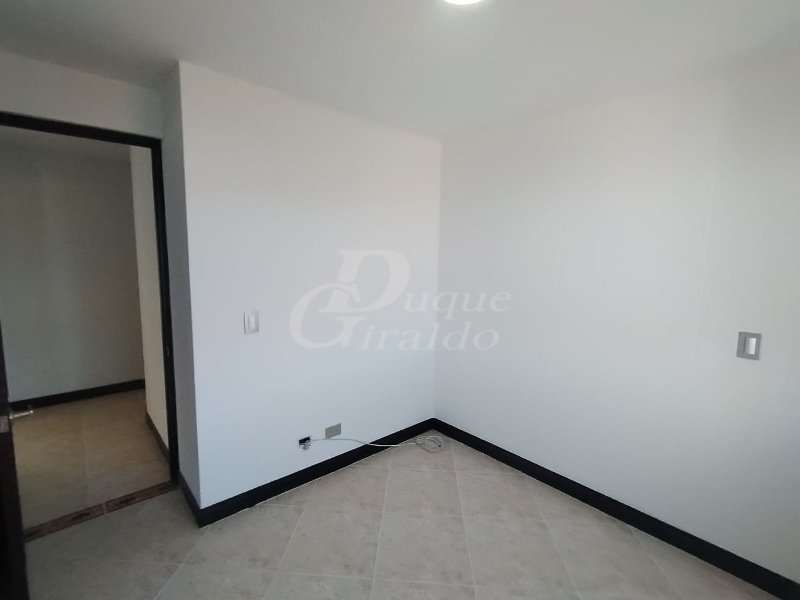 Apartamento en arriendo en Castropol, Medellín · foto 6 de 13