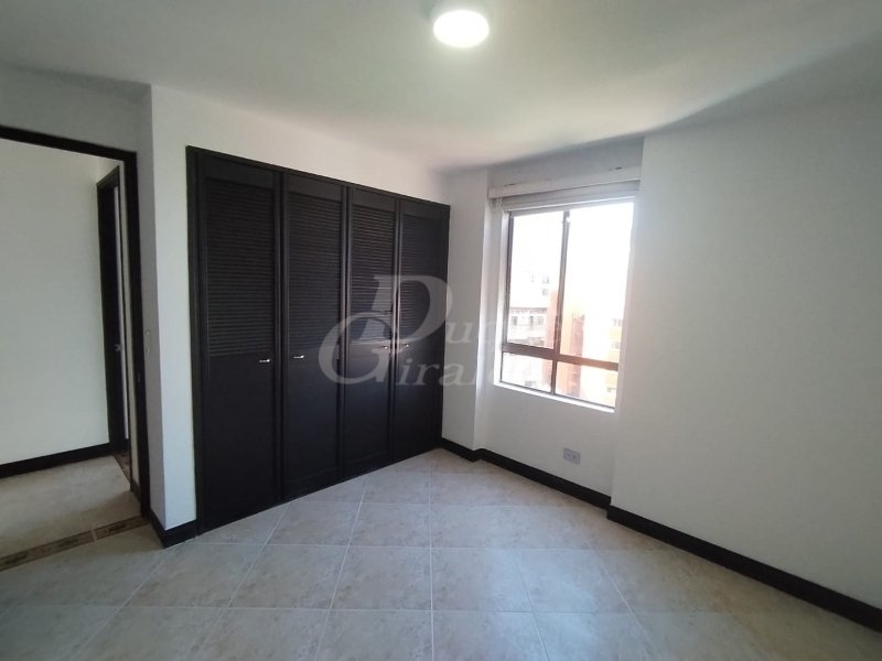 Apartamento en arriendo en Castropol, Medellín · foto 7 de 13