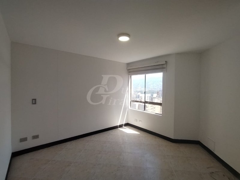 Apartamento en arriendo en Castropol, Medellín · foto 8 de 13