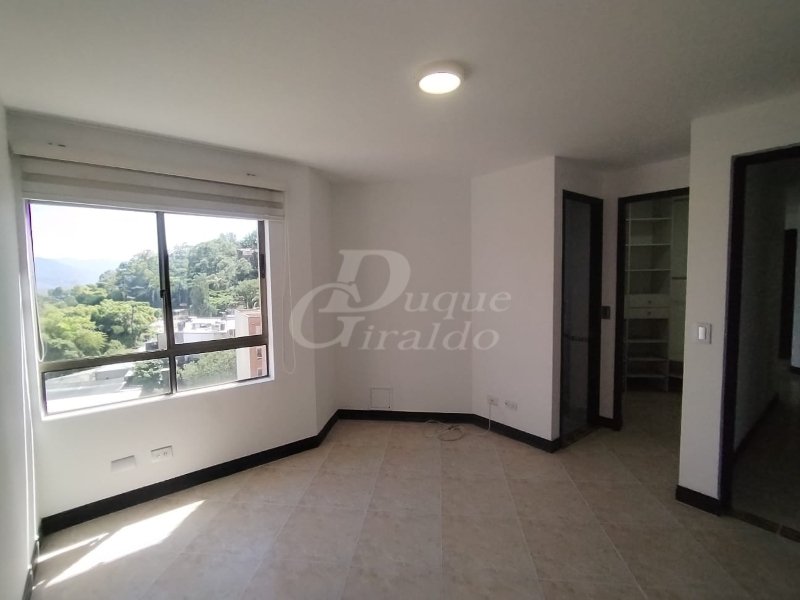 Apartamento en arriendo en Castropol, Medellín · foto 9 de 13