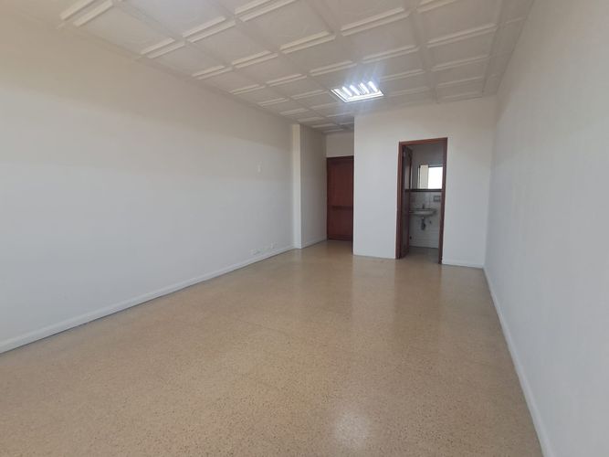 Oficina en arriendo en Sector Plaza De Bolivar, Pereira, 25 m² · foto 2 de 9