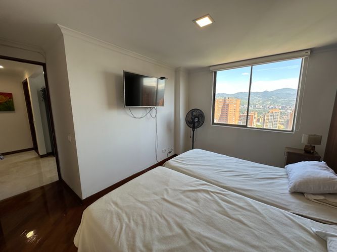 Apartamento en arriendo en Los Balsos, Medellín · foto 3 de 24