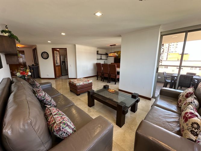 Apartamento en arriendo en Los Balsos, Medellín · foto 8 de 24