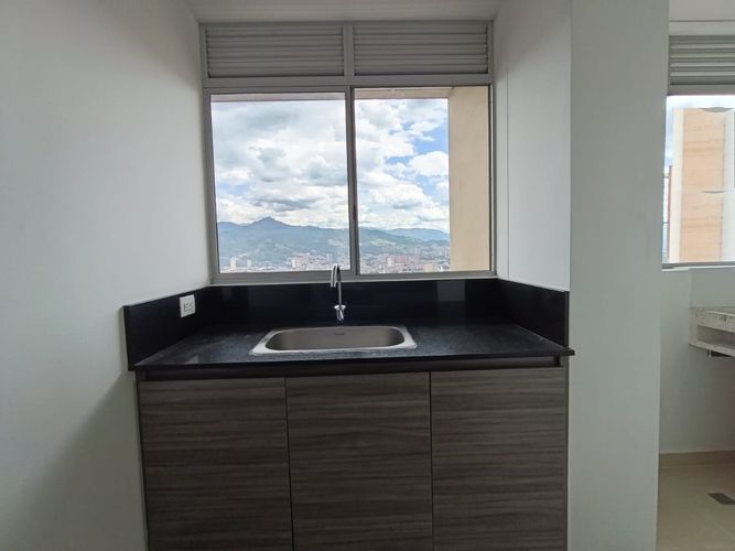 Apartamento de 3 alcobas en arriendo en Las Lomitas, Sabaneta, 90 m² · foto 3 de 20