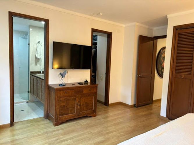 Apartamento de 3 alcobas en arriendo en La Calera, Medellín, 170 m² · foto 6 de 24