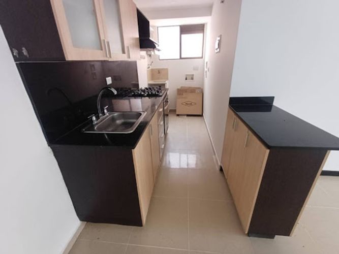 Apartamento de 3 alcobas en arriendo en Loma De Los Gonzalez, Medellín, 70 m² · foto 3 de 14