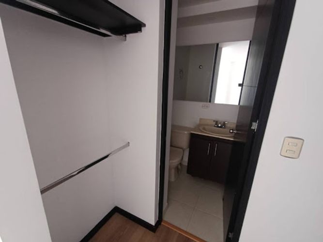 Apartamento de 3 alcobas en arriendo en Loma De Los Gonzalez, Medellín, 70 m² · foto 13 de 14