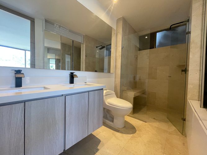 Apartamento de 3 alcobas en venta en El Poblado, Medellín, 171 m² · foto 18 de 24