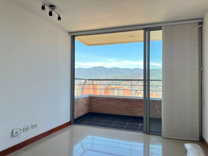 Apartamento de 3 alcobas en arriendo en El Poblado, Medellín, 200 m² · foto 8 de 17