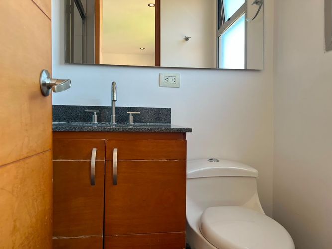Apartamento de 3 alcobas en arriendo en El Poblado, Medellín, 200 m² · foto 13 de 17