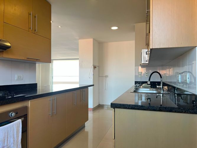 Apartamento de 3 alcobas en arriendo en El Poblado, Medellín, 200 m² · foto 6 de 17