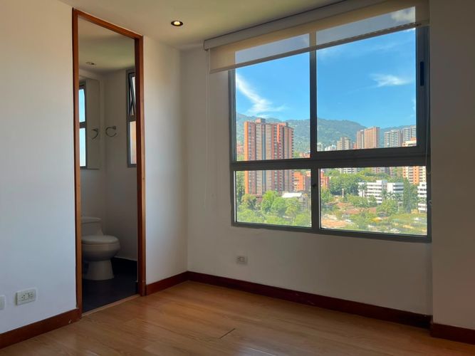 Apartamento de 3 alcobas en arriendo en El Poblado, Medellín, 200 m² · foto 10 de 17