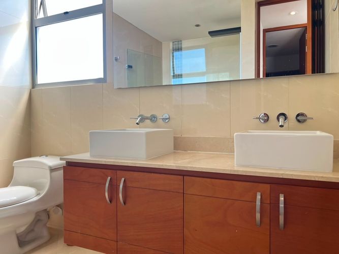 Apartamento de 3 alcobas en arriendo en El Poblado, Medellín, 200 m² · foto 15 de 17