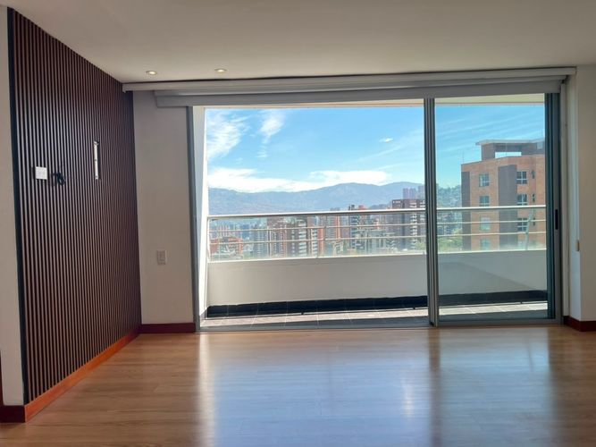 Apartamento de 3 alcobas en arriendo en El Poblado, Medellín, 200 m² · foto 11 de 17