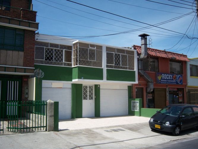 Casa de 3 alcobas en venta en Ciudad Jardin Sur, Bogotá, 332 m² · foto 3 de 21