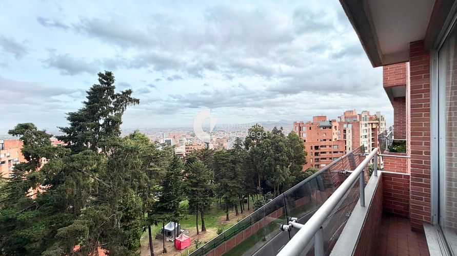 Apartamento de 3 alcobas en venta en Los Rosales, Bogotá, 133 m² · foto 10 de 20