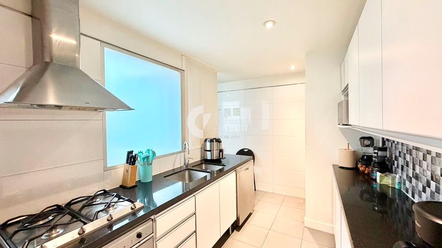 Apartamento de 3 alcobas en venta en Los Rosales, Bogotá, 133 m² · foto 16 de 20