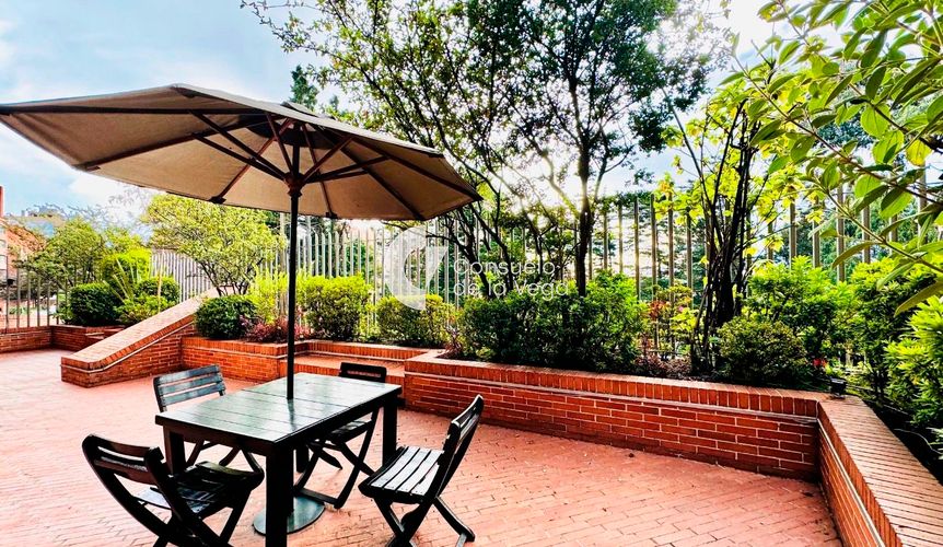 Apartamento de 3 alcobas en venta en Los Rosales, Bogotá, 133 m² · foto 18 de 20