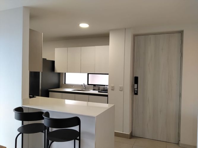 Apartamento de 3 alcobas en arriendo en El Poblado, Medellín, 105 m² · foto 7 de 15
