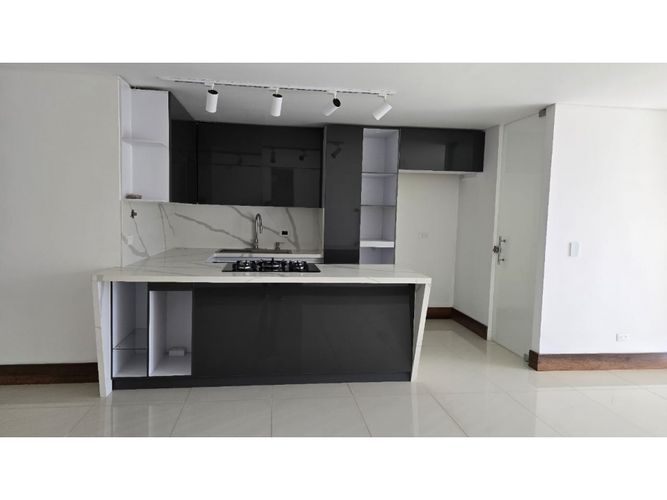 Apartaestudio en venta en Aves Maria, Sabaneta, 140 m² · foto 3 de 24