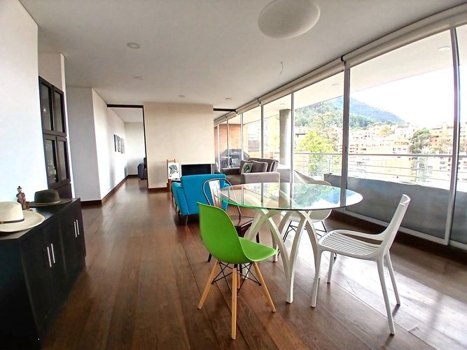 Apartamento de 4 alcobas en venta en Los Rosales, Bogotá, 158 m² · foto 3 de 20