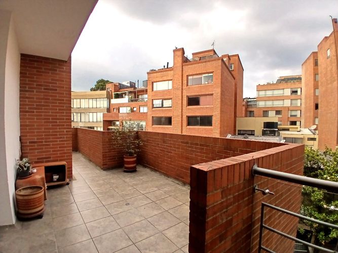 Apartamento de 4 alcobas en venta en Los Rosales, Bogotá, 158 m² · foto 18 de 20