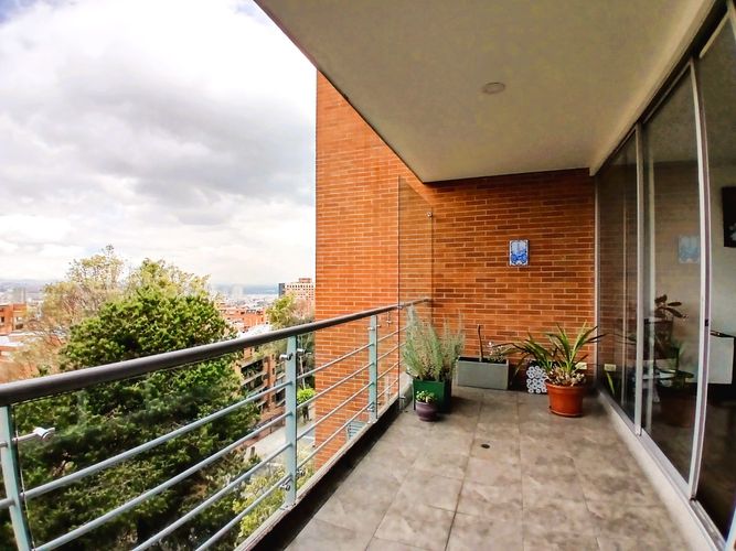 Apartamento de 4 alcobas en venta en Los Rosales, Bogotá, 158 m² · foto 2 de 20