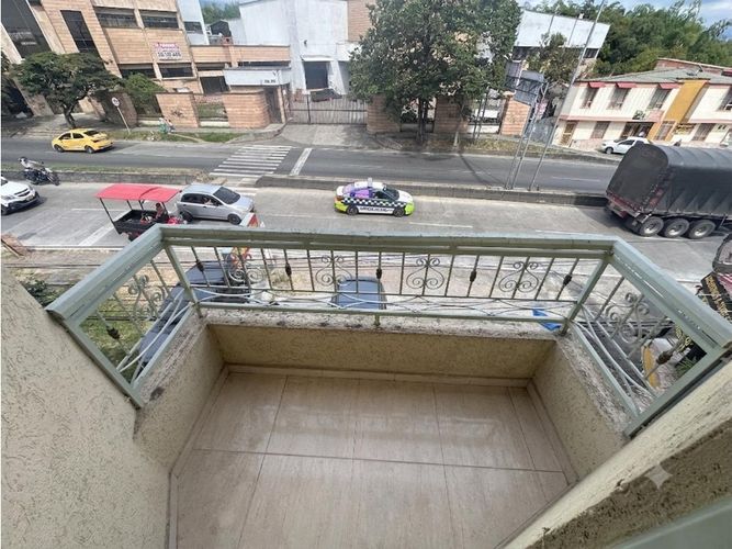 Casa de 6 alcobas en venta en La Esmeralda, Armenia, 214 m² · foto 3 de 12