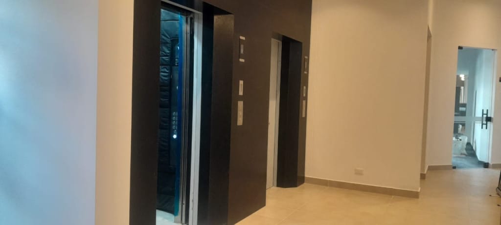 Apartaestudio en venta en Santa Barbara Alta, Bogotá, 37 m² · foto 14 de 24