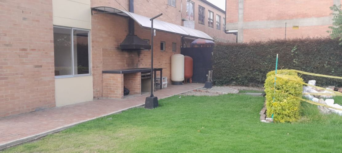Apartamento de 3 alcobas en venta en El Hato, Funza, 95 m² · foto 2 de 24