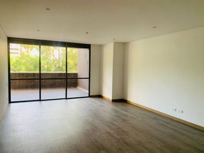 Apartamento de 1 alcoba en arriendo en Los Balsos, Medellín, 97 m² · foto 3 de 14