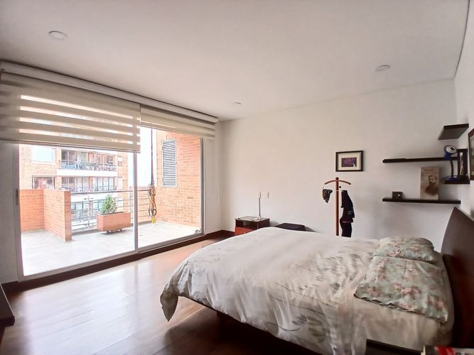 Apartamento de 4 alcobas en venta en Los Rosales, Bogotá, 158 m² · foto 16 de 20
