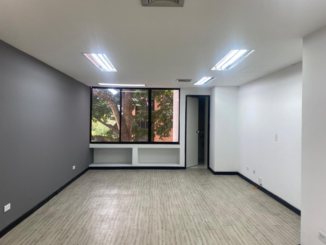 Oficina en venta en El Poblado, Medellín 3