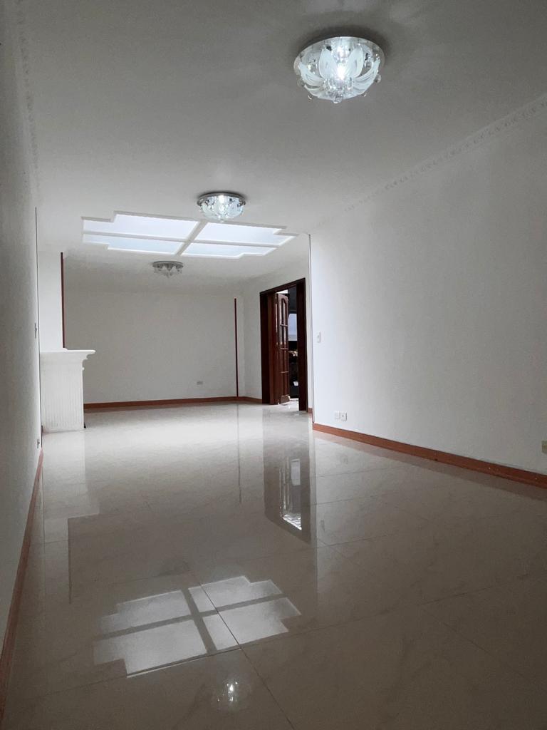 Apartamento en venta en El Contador, Bogotá · foto 2 de 24