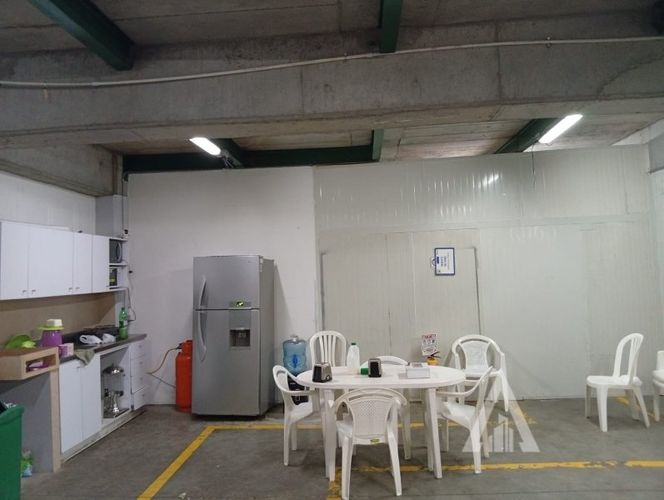 Bodega en arriendo en Colasania, Medellín, 1200 m² · foto 20 de 23