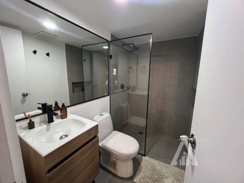 Apartamento en arriendo en El Poblado, Medellín · foto 5 de 15