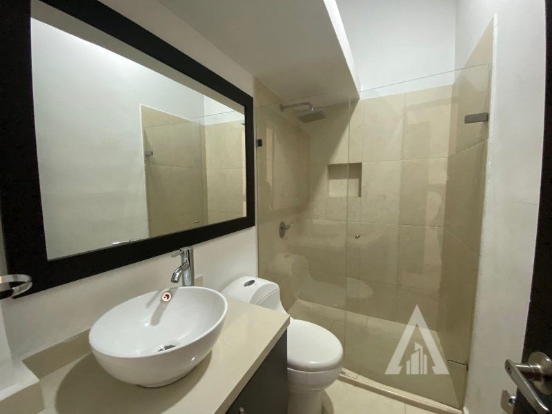 Apartamento en arriendo en El Poblado, Medellín · foto 5 de 16