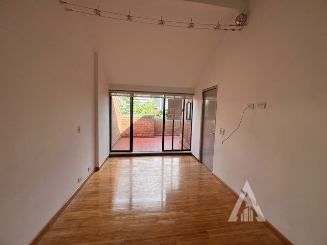 Apartamento de 2 alcobas en arriendo en Lalinde, Medellín, 153 m² · foto 5 de 24