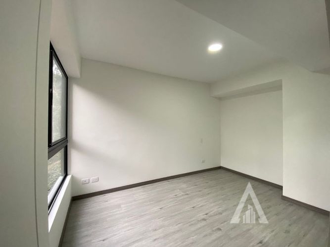 Apartamento de 3 alcobas en arriendo en Granizal, Medellín, 77 m² · foto 2 de 15